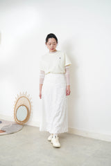 White A line skirt w/ 3D floral embroidery