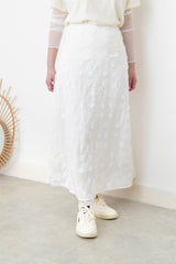 White A line skirt w/ 3D floral embroidery
