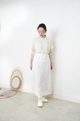 White A line skirt w/ 3D floral embroidery