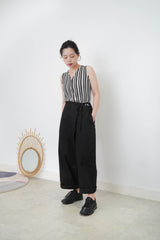 Black stripy vest