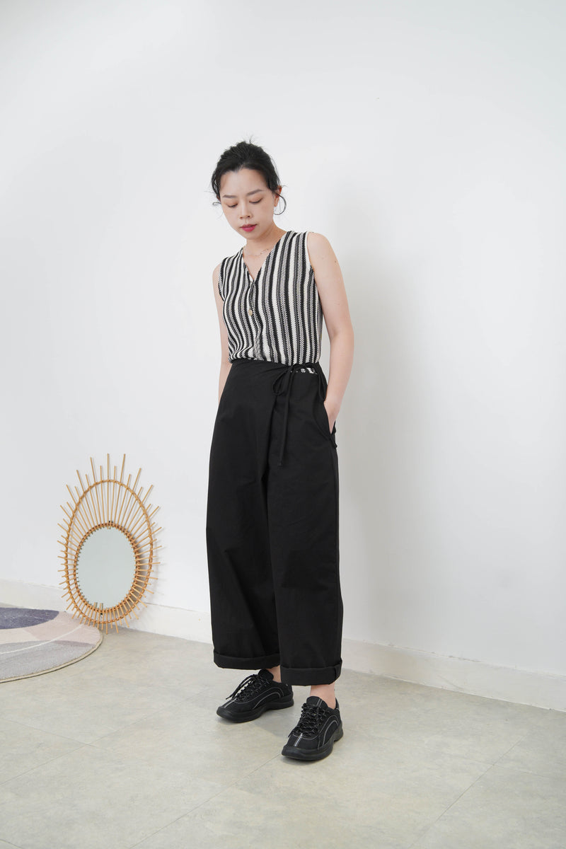 Black stripy vest
