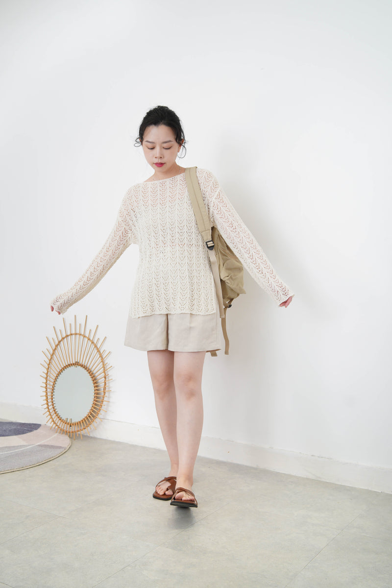 Beige crochet top in split hem