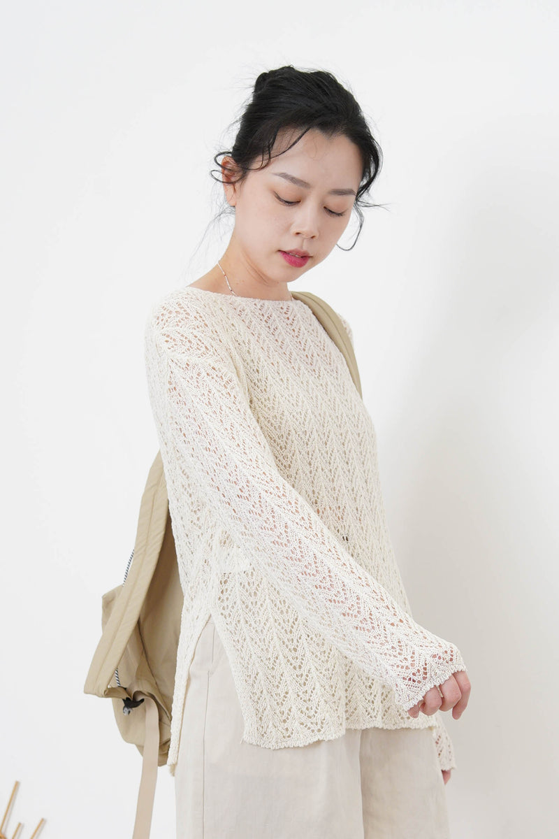 Beige crochet top in split hem