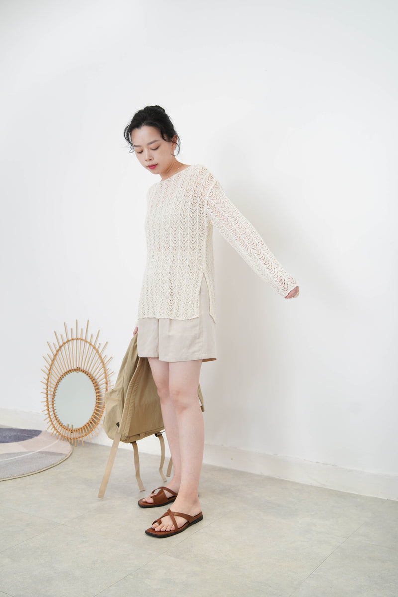 Beige crochet top in split hem