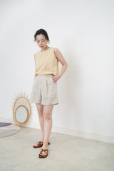 Yellow vest in drawstring waist