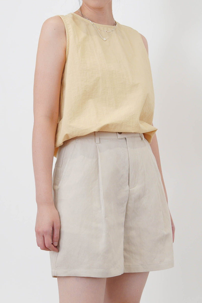 Yellow vest in drawstring waist