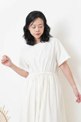White short sleeves dress w/ volumn bottom