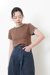 Brown tee top w/ contrast outline stitches