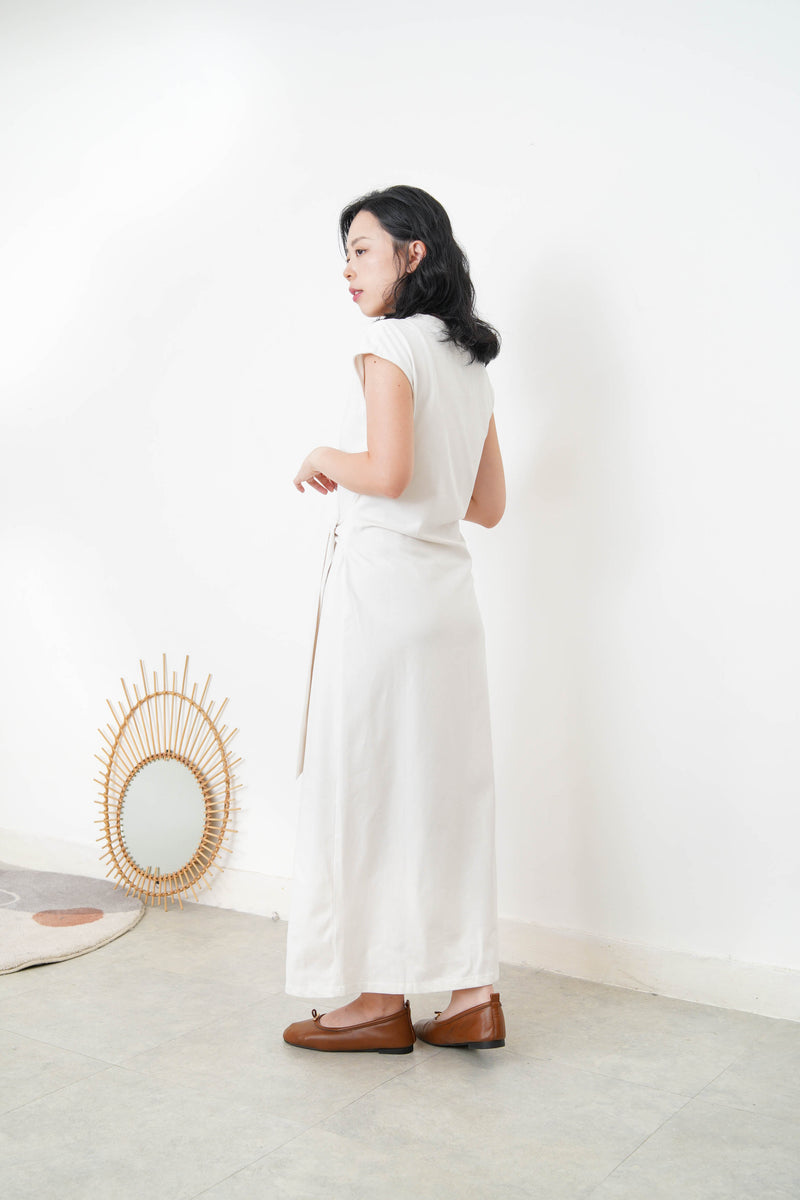Cream sporty dress w/ tie knot waist