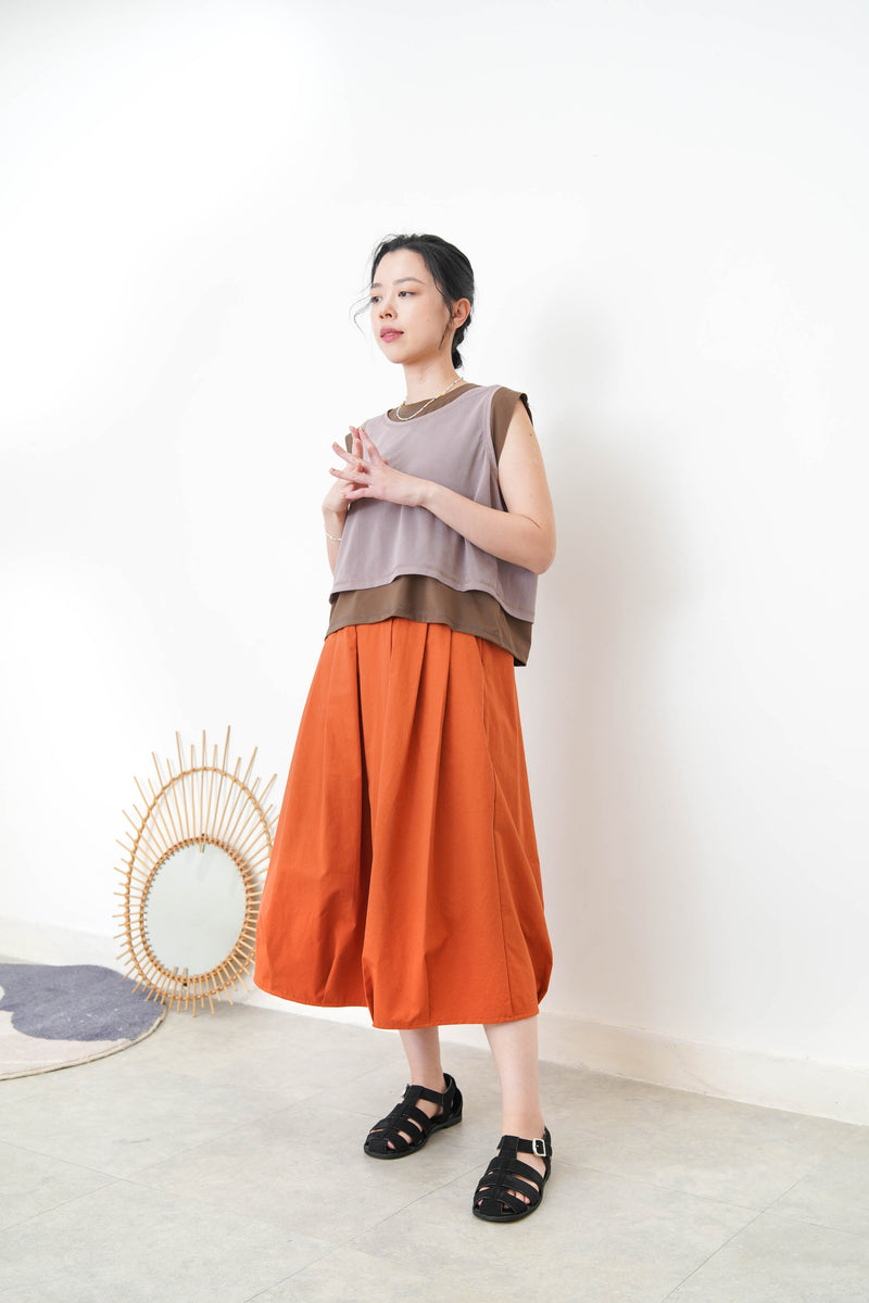 Brown vest in mesh contrast layer vest