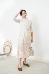 Ivory silky skirt with flower print