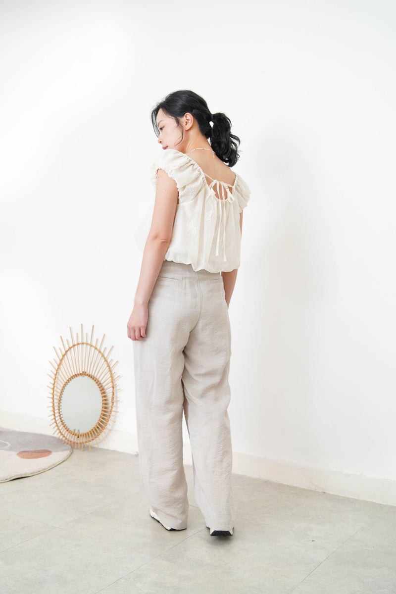 Beige chiffon balloon blouse w/ floral embroidery