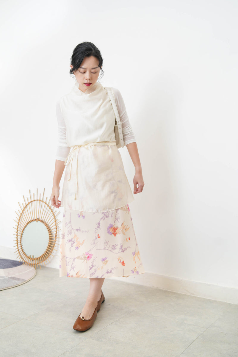 Ivory silky skirt with flower print