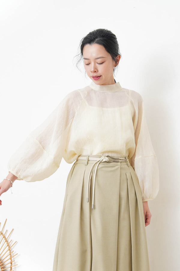 Cream blouse set in balloon sleeves
