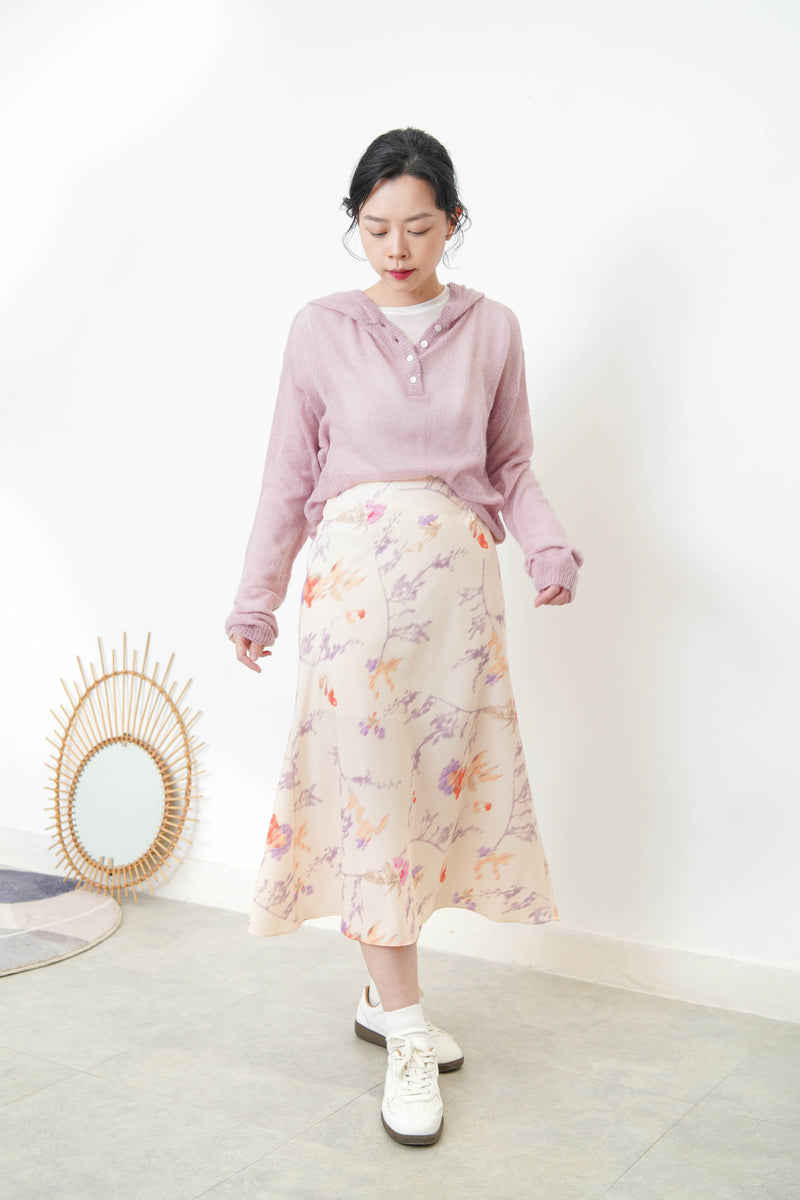 Ivory silky skirt with flower print