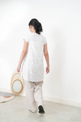 White floral texture cami w/ split hem