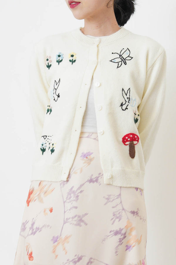 Ivory cartoon embroidery cardigan