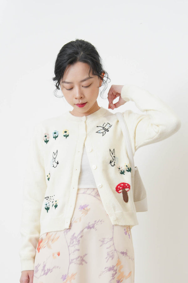 Ivory cartoon embroidery cardigan