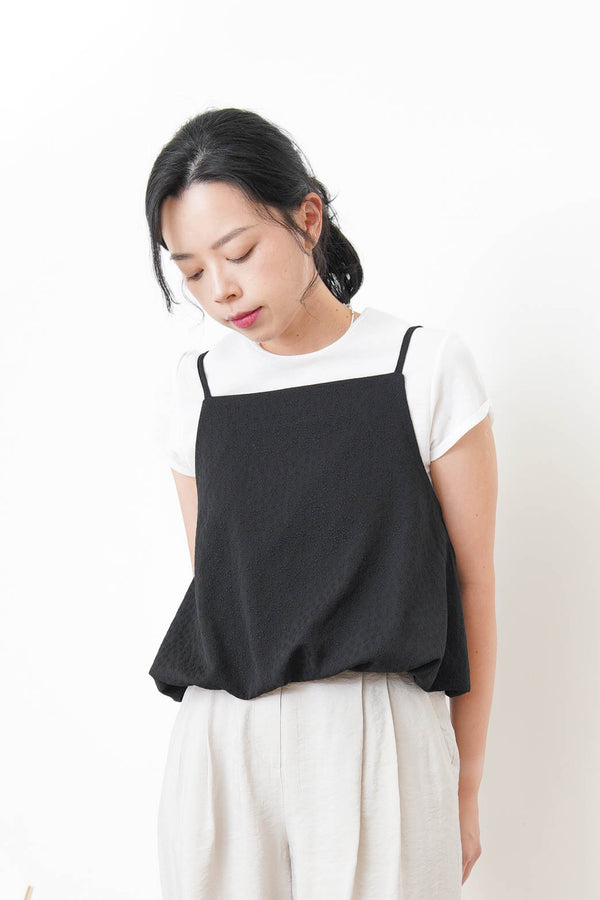 Black texture cami vest in balloon shape