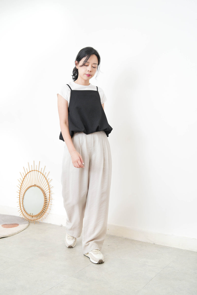 Black texture cami vest in balloon shape