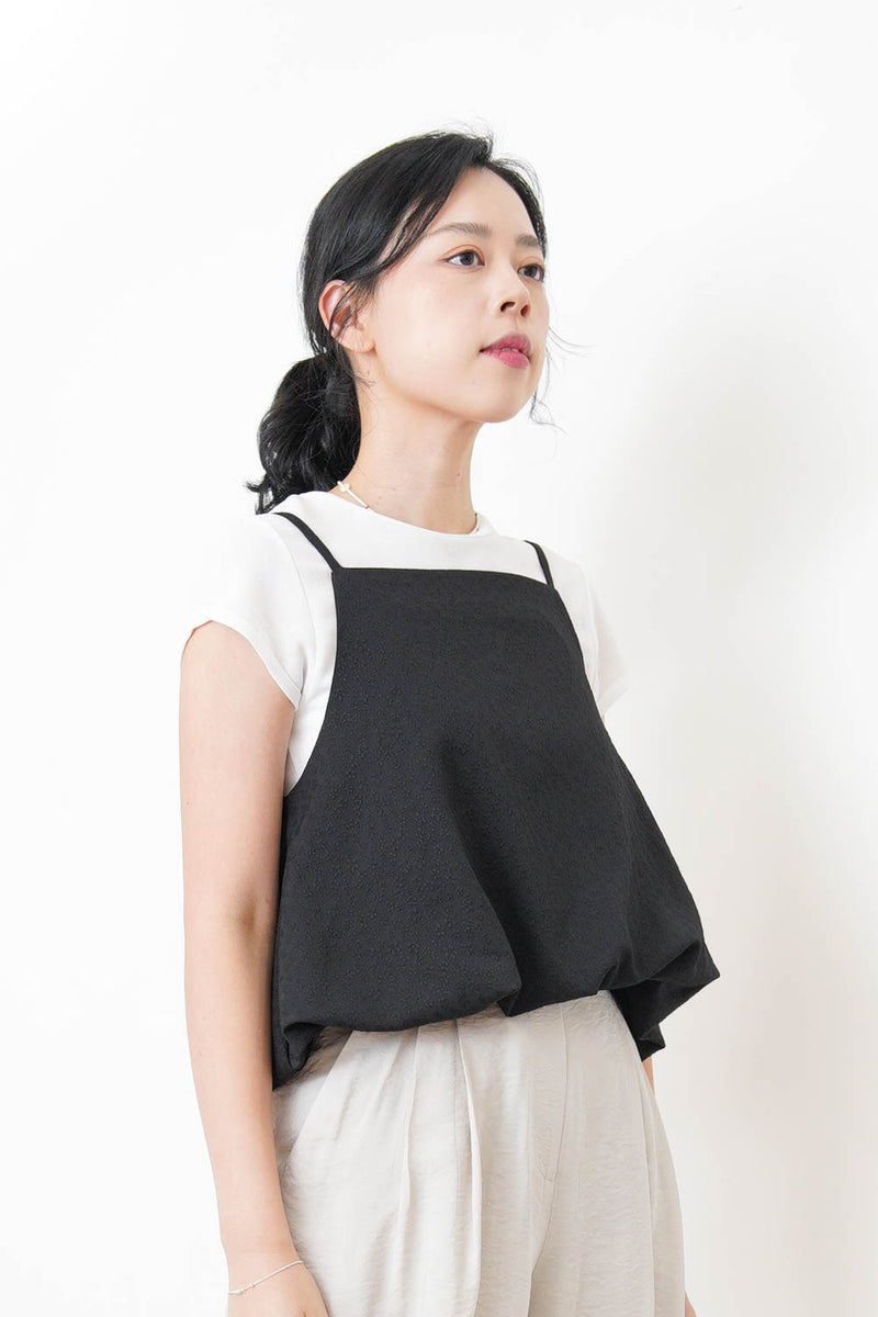 Black texture cami vest in balloon shape