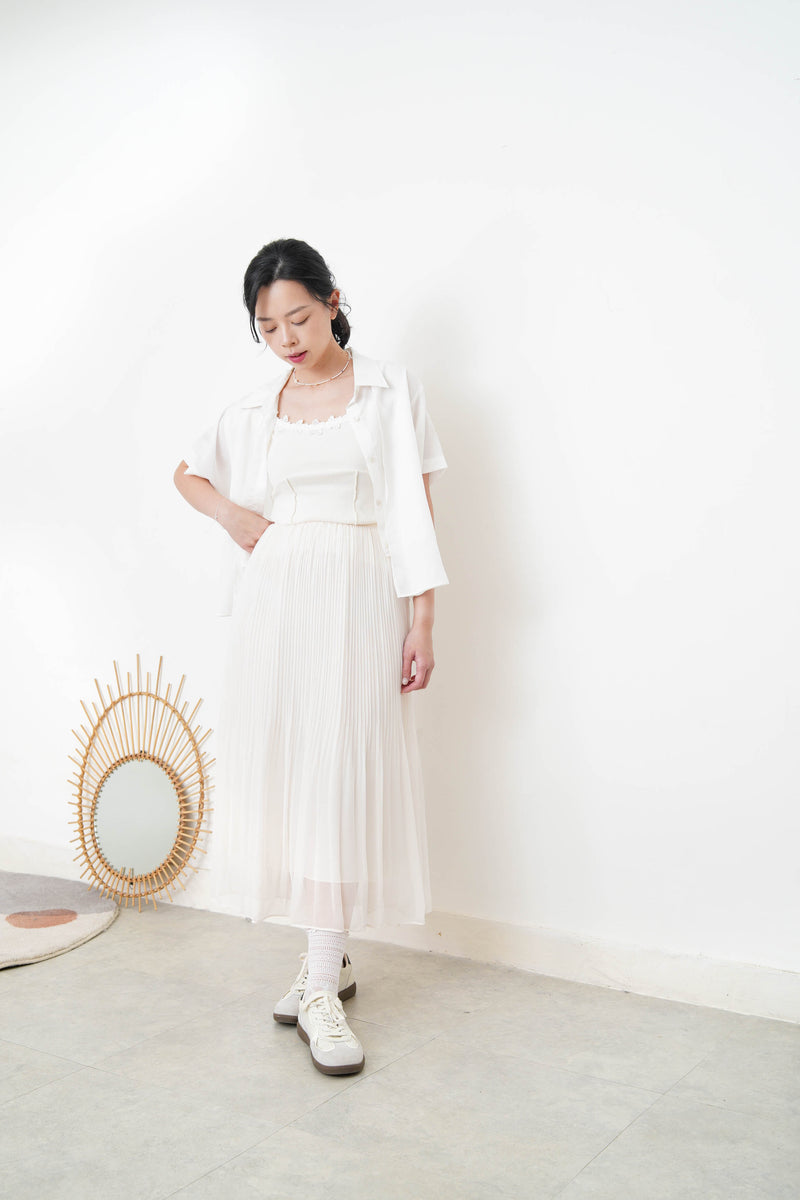 White double layering short sleeve shirt
