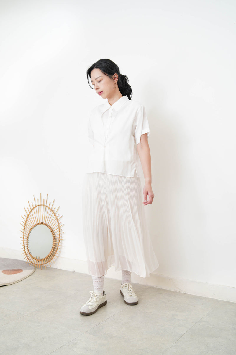 White double layering short sleeve shirt