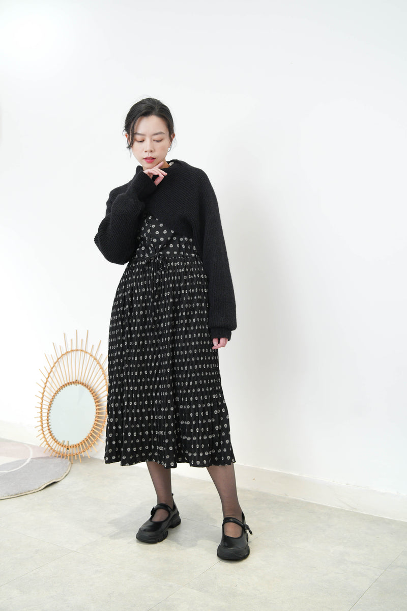 Black pattern dress w/ elastic waist strings