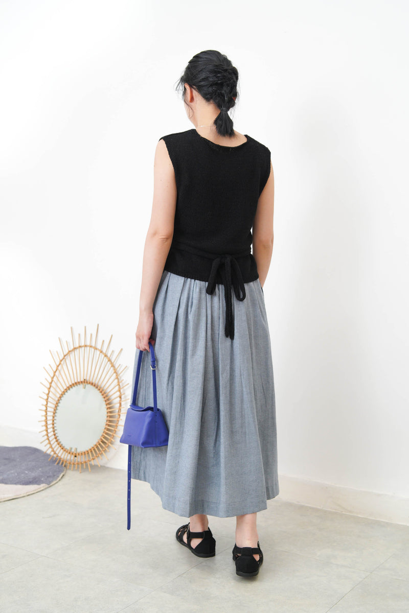 Black knit vest w/ knot waist