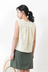 Yellow embroidery vest w/ ribbon collar