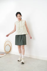 Yellow embroidery vest w/ ribbon collar