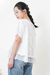 White double layering flare blouse in ruffles details