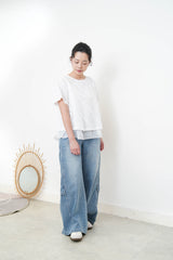 White double layering flare blouse in ruffles details