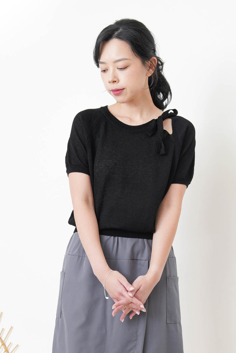 Black knit top w/ ribbon collar details