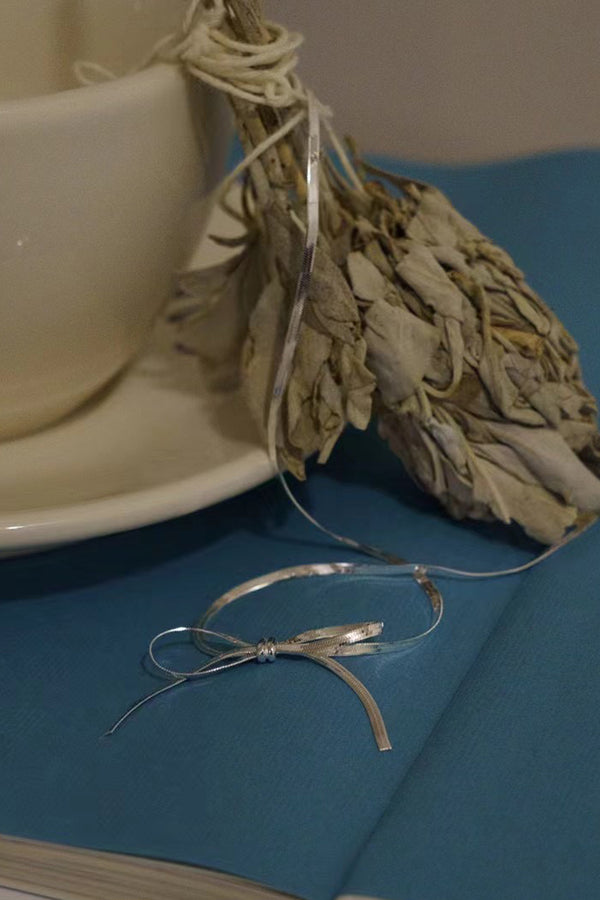 Silver Ribbon necklace
