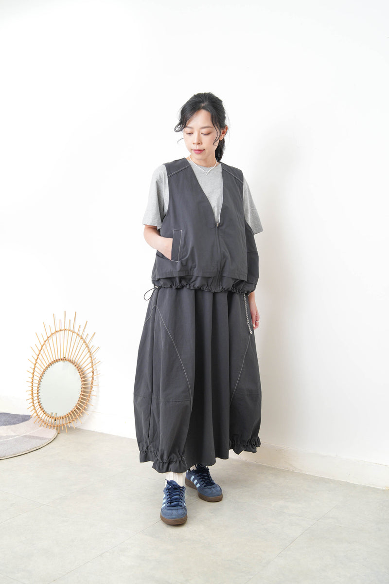 Charcoal worker style vest w/ elastic hem