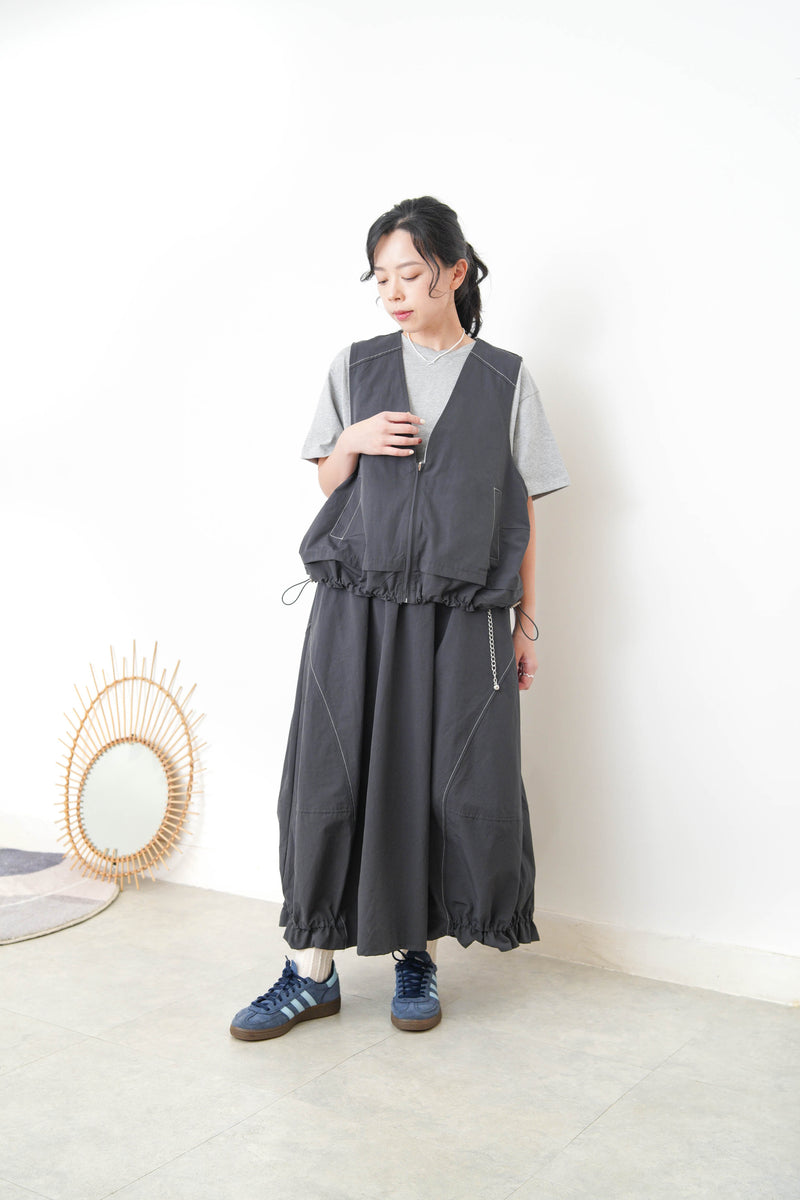 Charcoal worker style vest w/ elastic hem
