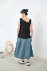 Black ribbon hem vest w/ asy. Collar
