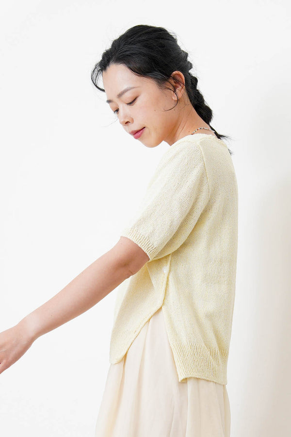 Lemon knit top w/ buttons split hem
