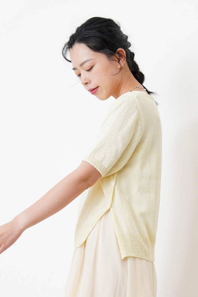 Lemon knit top w/ buttons split hem