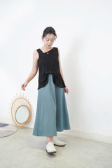 Black ribbon hem vest w/ asy. Collar