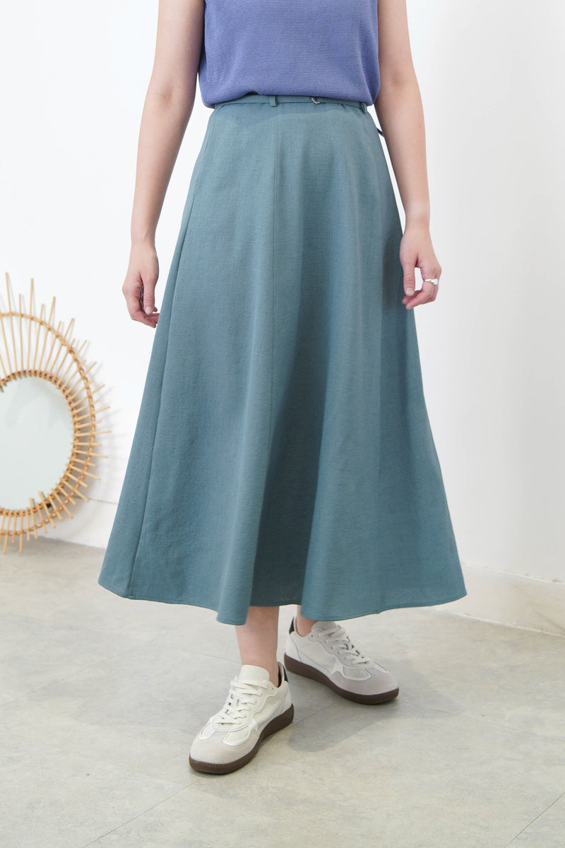 Green A cut skirt w/ thin waist belt
