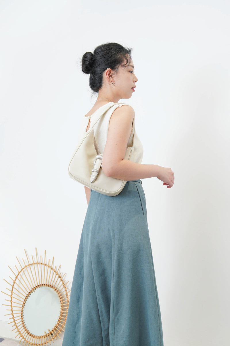 Ivory knit vest in pleats open back