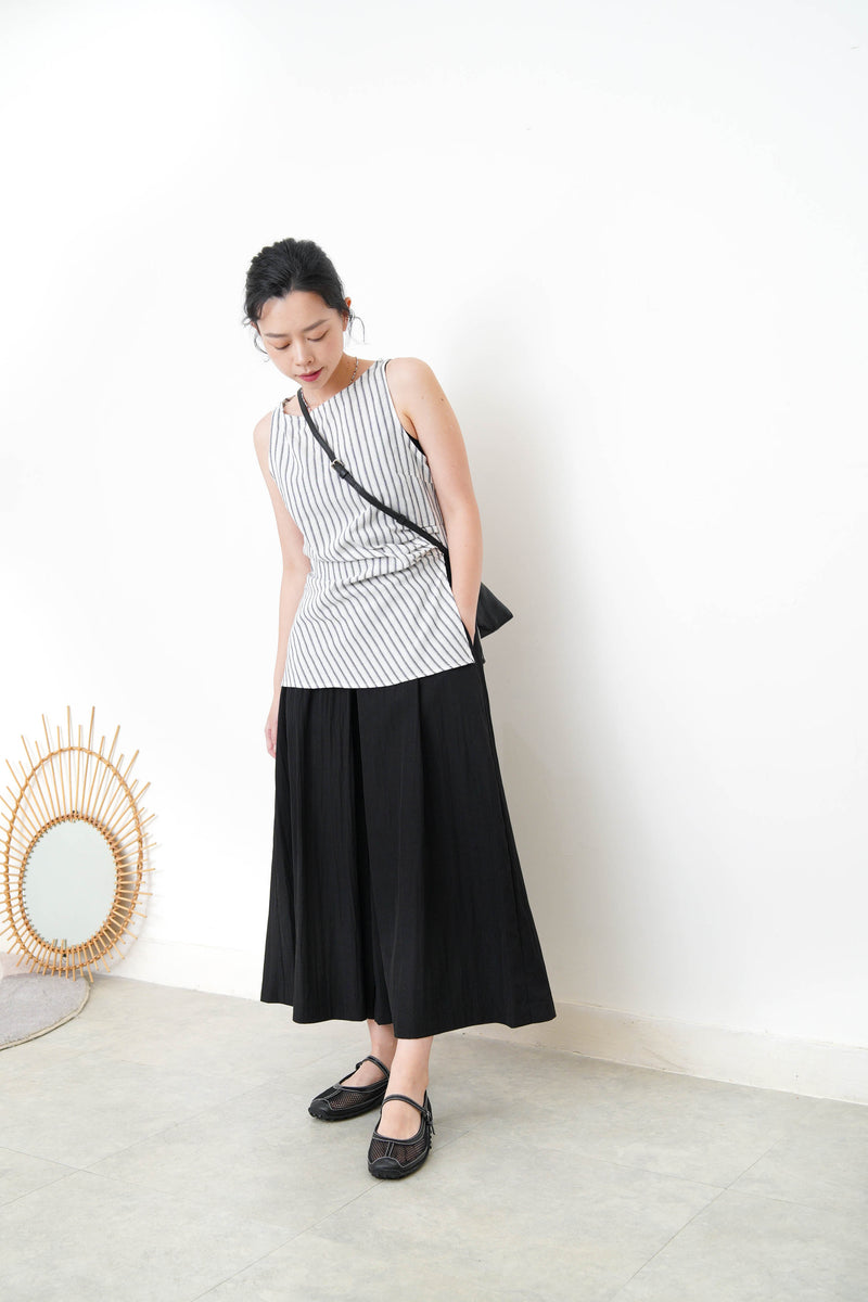 Stripes vest in ribbon gather split hem