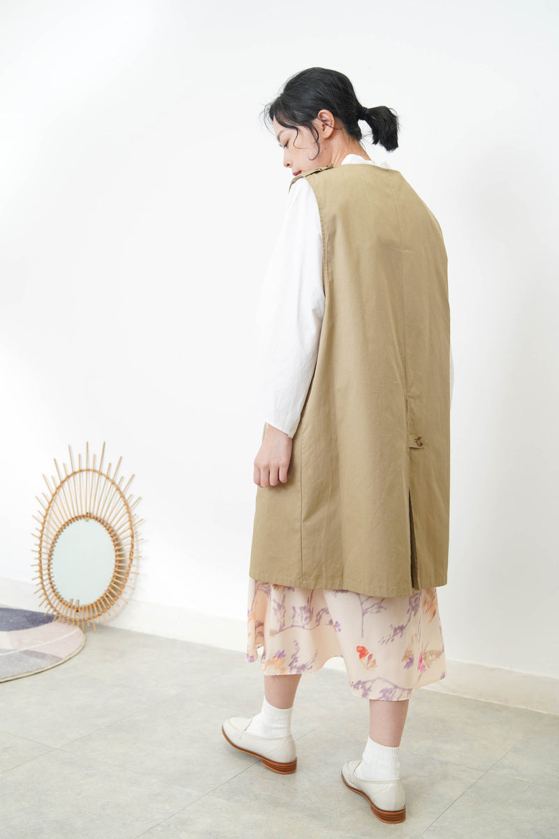 Beige vest trench coat