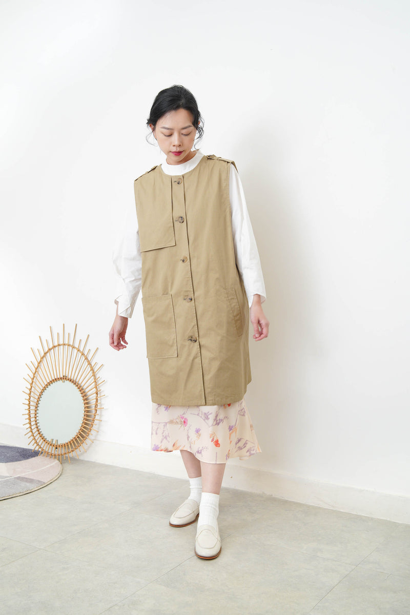 Beige vest trench coat