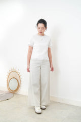White texture top w/ mesh ruffle trimming