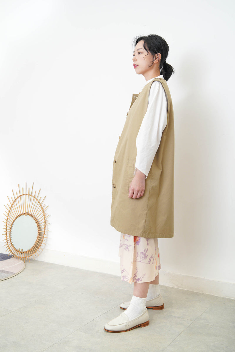 Beige vest trench coat