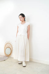 White stripes texture blouse in balloon sleeves