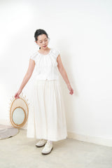 White stripes texture blouse in balloon sleeves